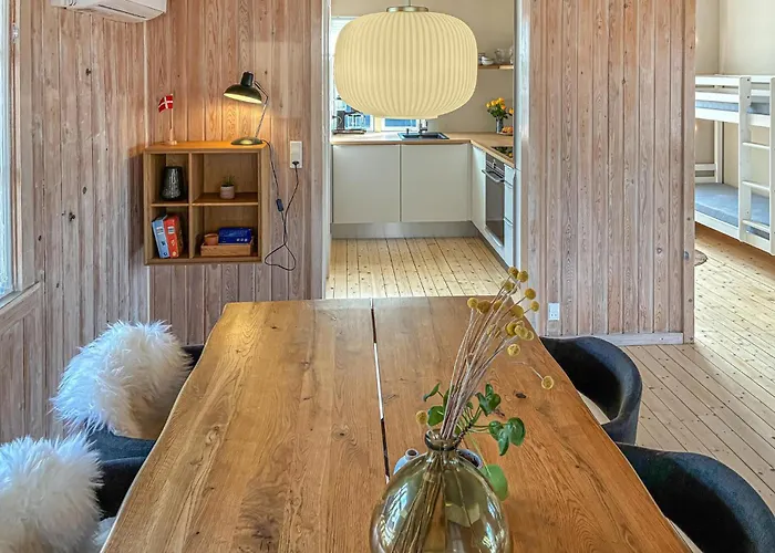 Дом отдыха 2 Bedroom Amazing In *