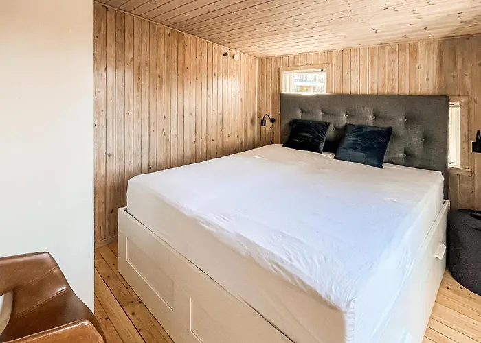 Дом отдыха 2 Bedroom Amazing In *